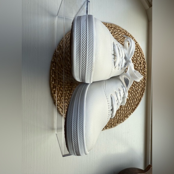 Keds - Women's Leather Sneakers - size 9 NWOT - Picture 6 of 8